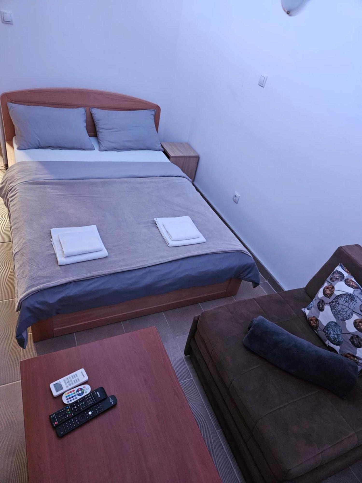 Booking Apartments Alone 1 Belgrad Exterior foto